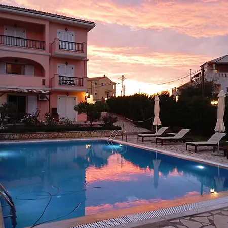Cha Nanakas Village Aparthotel 3*